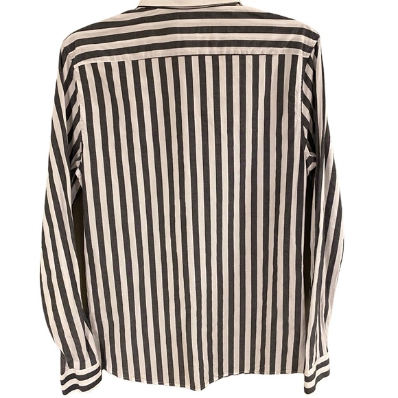 **LIKE NEW** S. H&M Gray and White Button-Up. Size S - Picture 2 of 5